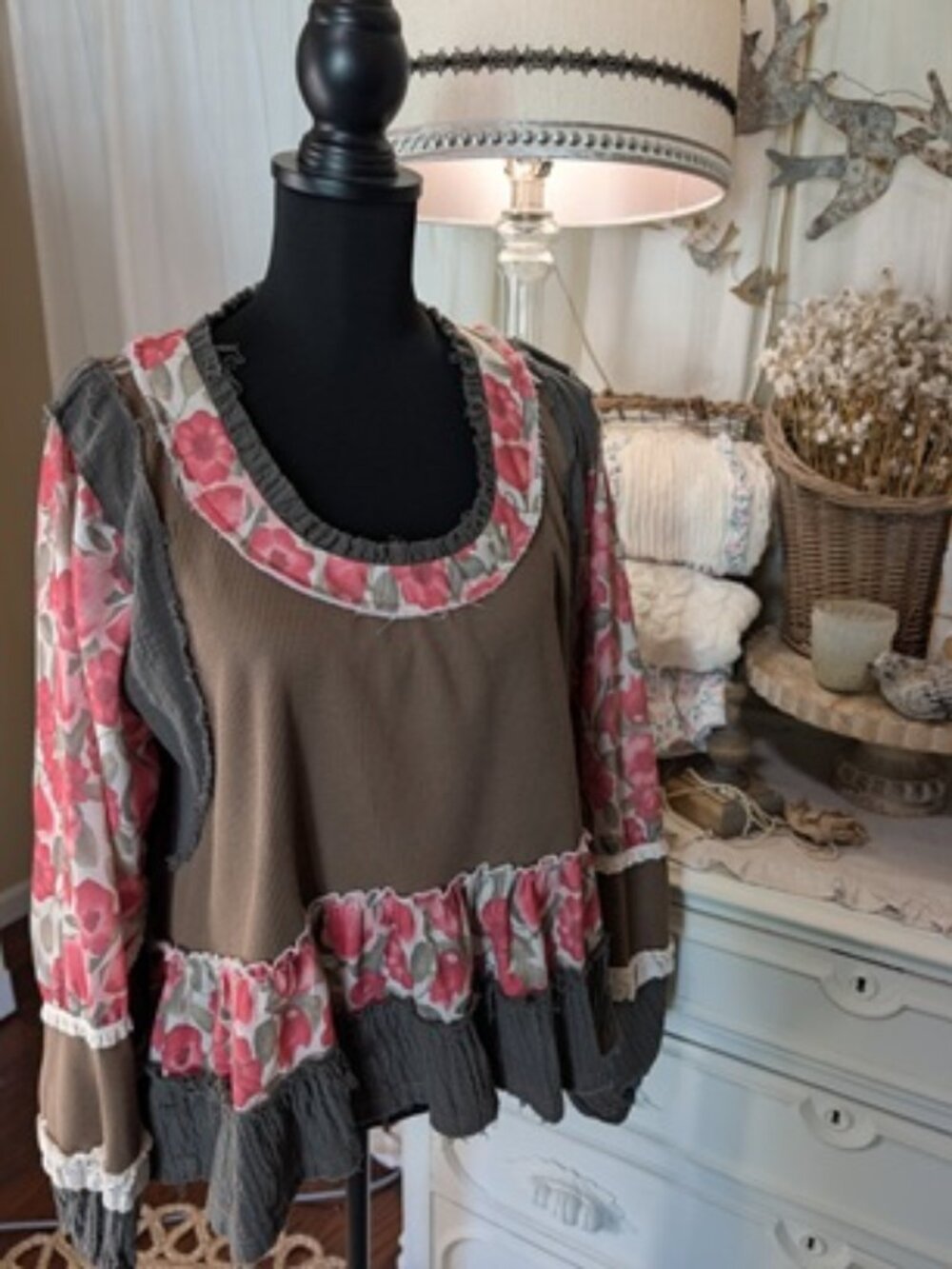 SWEETHEART ROSE FLUTTER POL HEM TUNIC